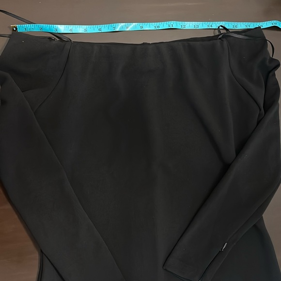 Pomander Place Off-Shoulder Top - Picture 7 of 10